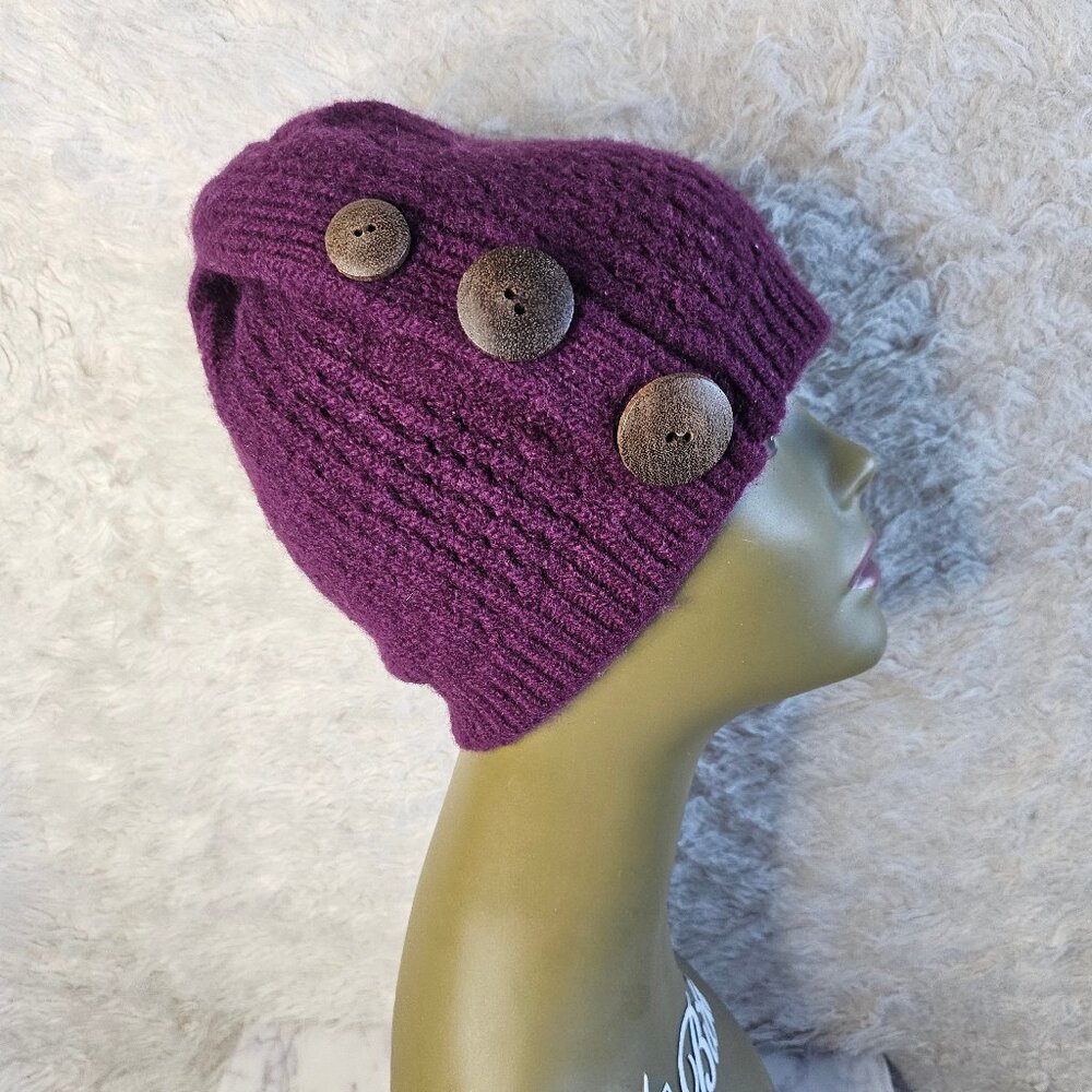 De Lux Handmade Woman's Purple 100% Wool Knit Hat With Wood Buttons Detail